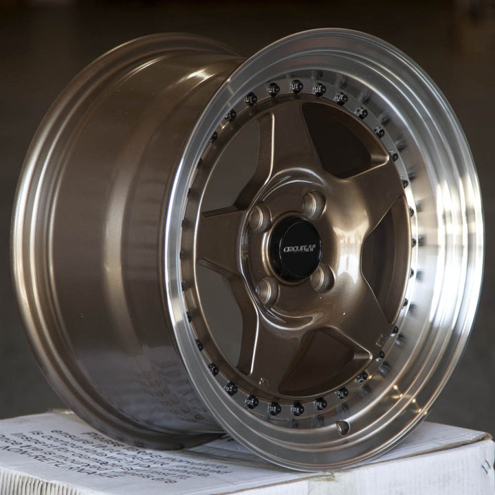 Circuit CP26 Gloss Bronze