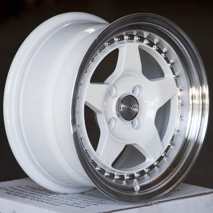 Circuit CP26 Gloss White