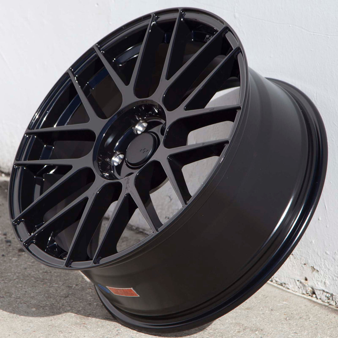 Circuit CSF11 Gloss Black