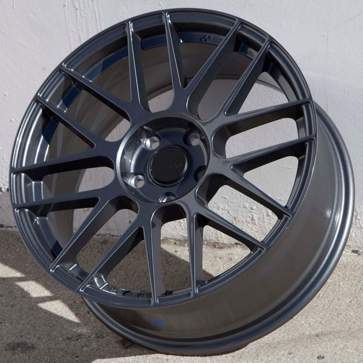 Circuit CSF11 Gloss Gunmetal