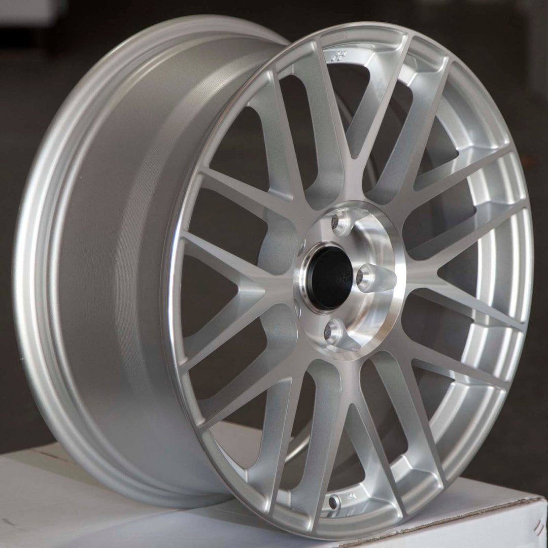 Circuit CSF11 Gloss Silver/Machined