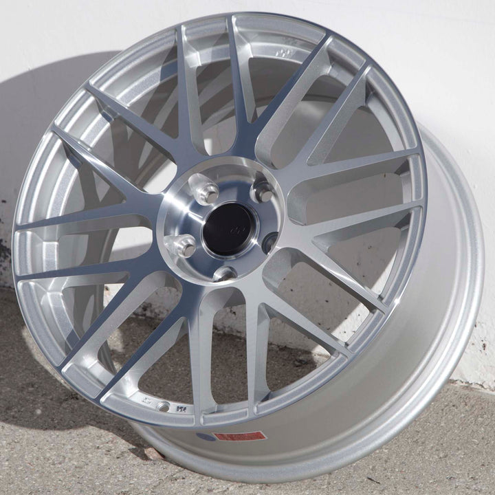 Circuit CSF11 Gloss Silver/Machined