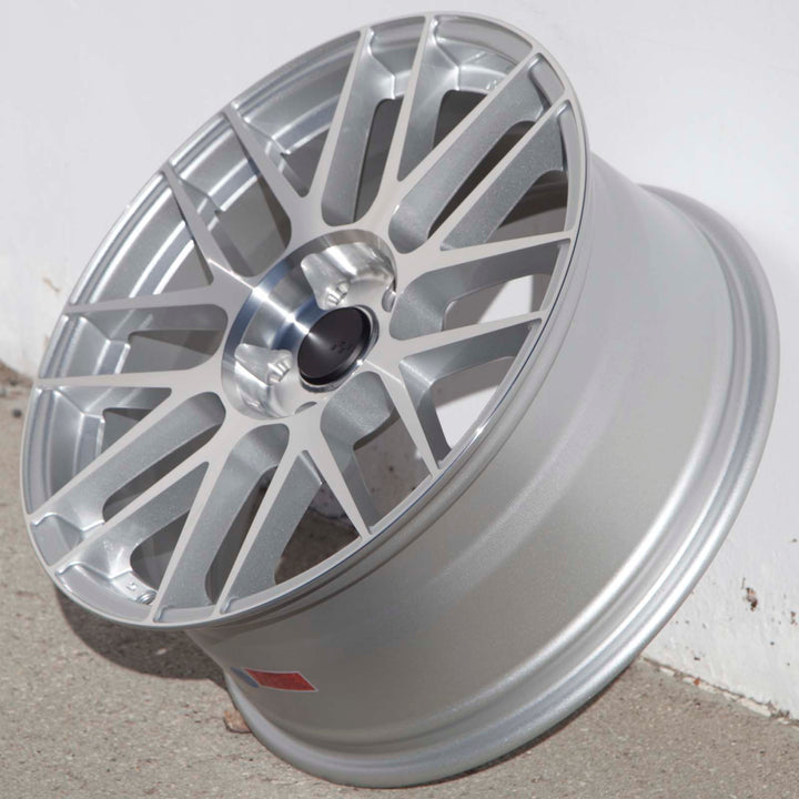 Circuit CSF11 Gloss Silver/Machined