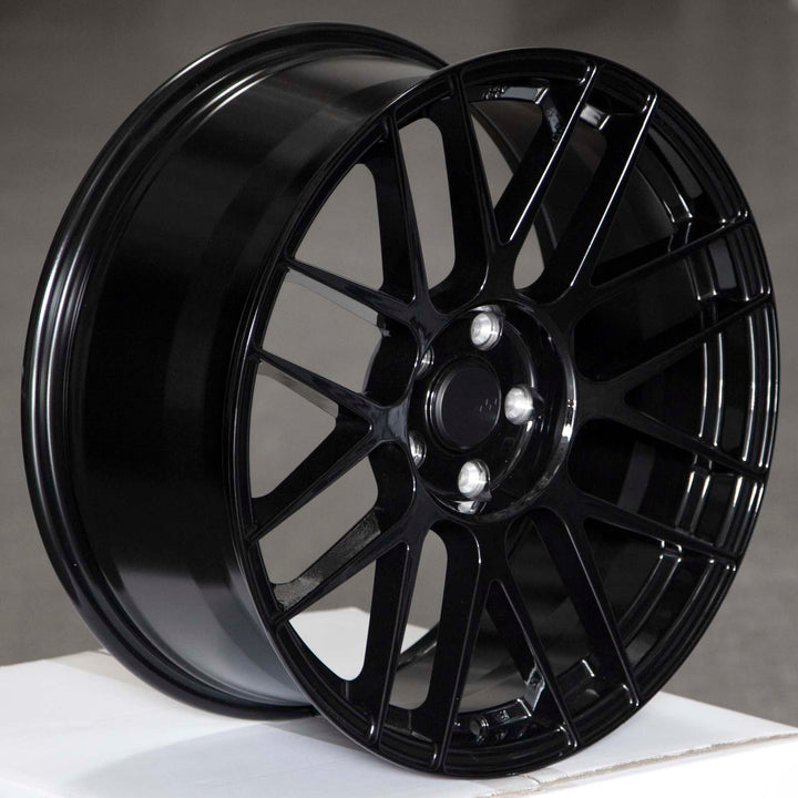 Circuit CSF11 Gloss Black