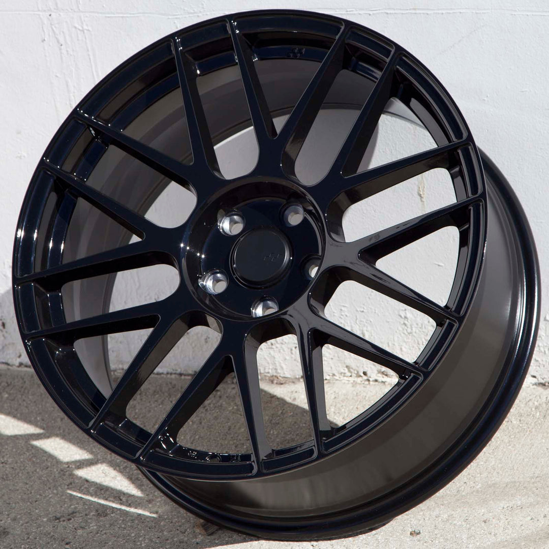 Circuit CSF11 Gloss Black
