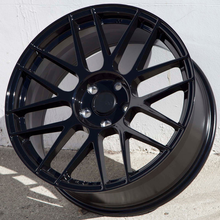 Circuit CSF11 Gloss Black