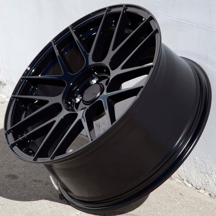 Circuit CSF11 Gloss Black