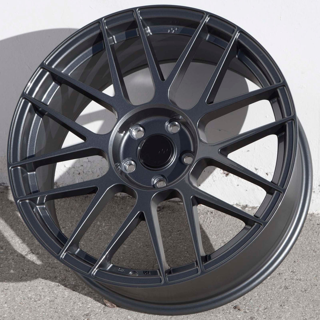 Circuit CSF11 Gloss Gunmetal