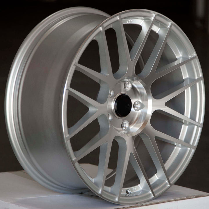 Circuit CSF11 Gloss Silver/Machined