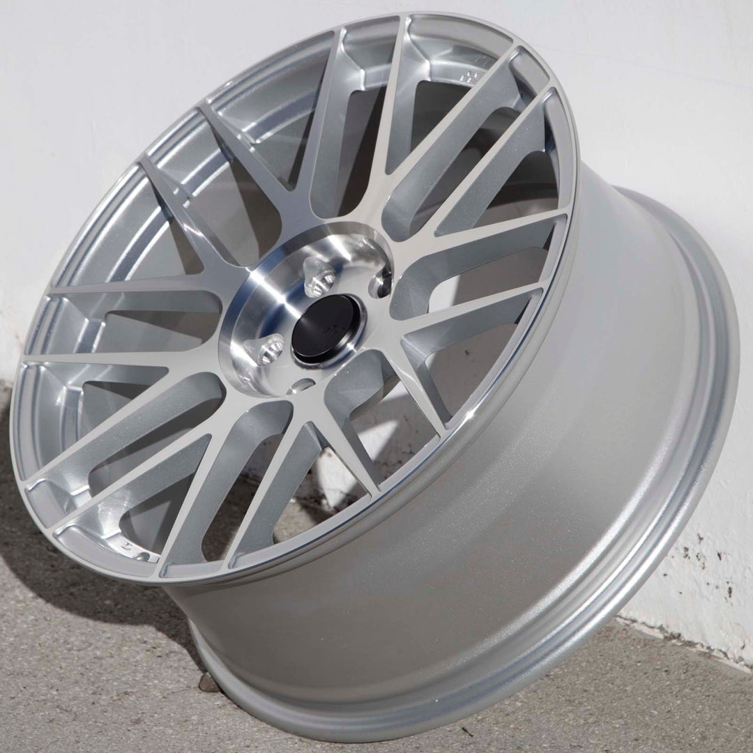 Circuit CSF11 Gloss Silver/Machined