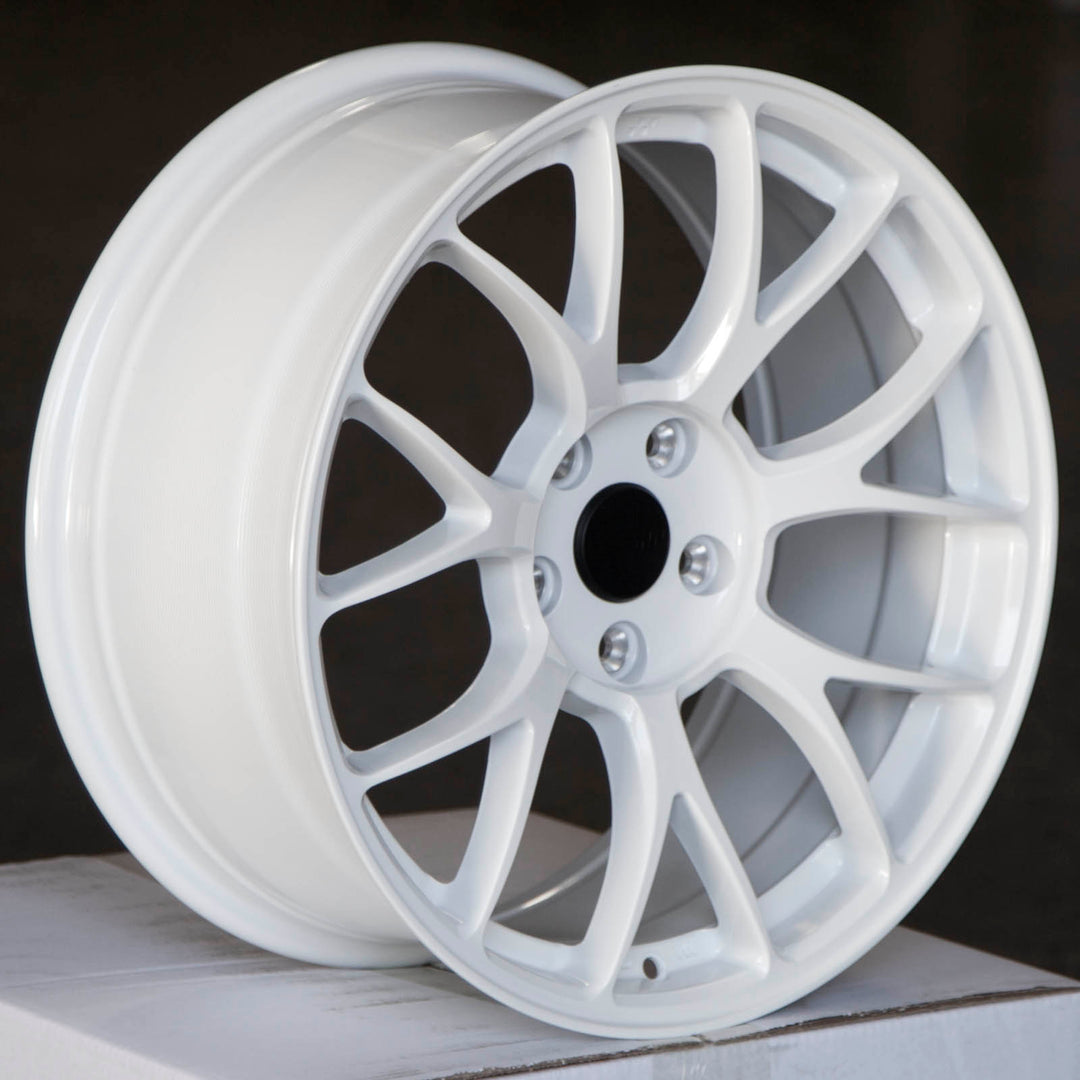 Circuit CSF2 Gloss White