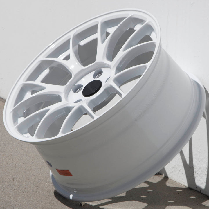 Circuit CSF2 Gloss White