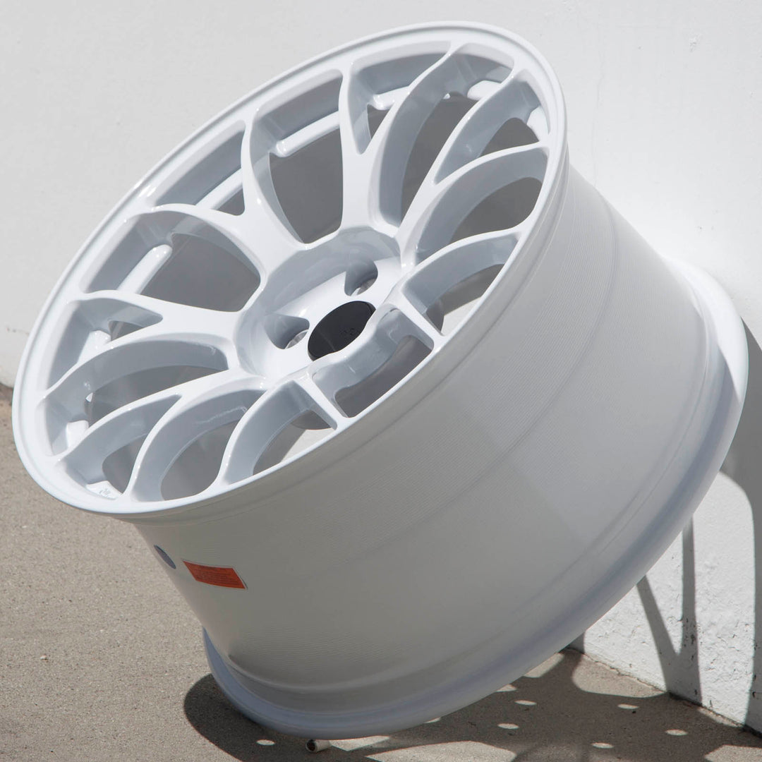 Circuit CSF2 Gloss White