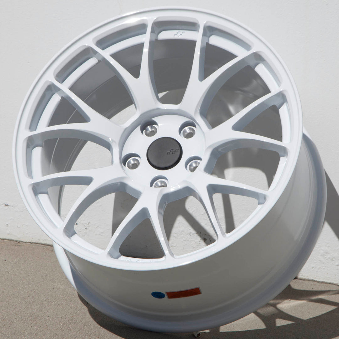 Circuit CSF2 Gloss White