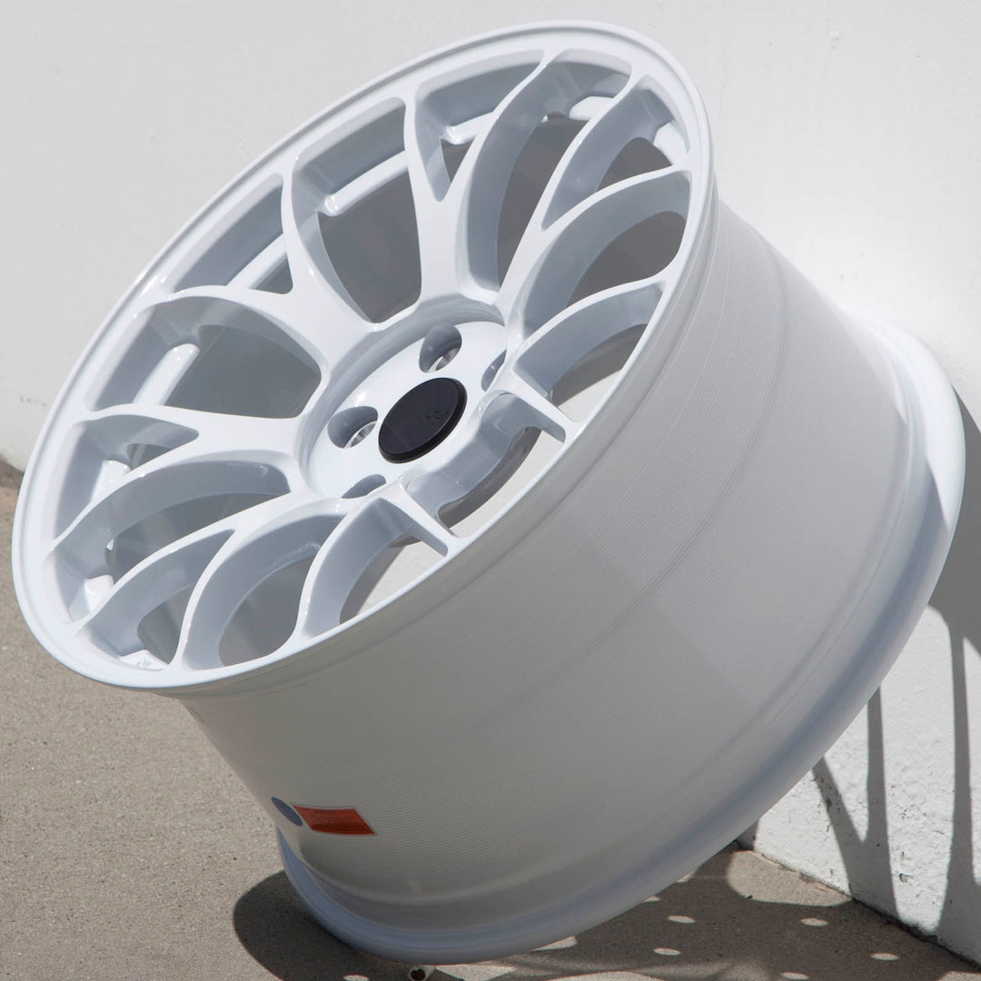 Circuit CSF2 Gloss White