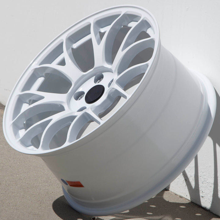 Circuit CSF2 Gloss White