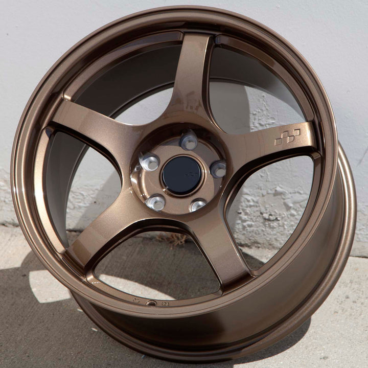 Circuit CSF5 Gloss bronze multi-spoke alloy wheel with dark center, 5-lug bolt pattern