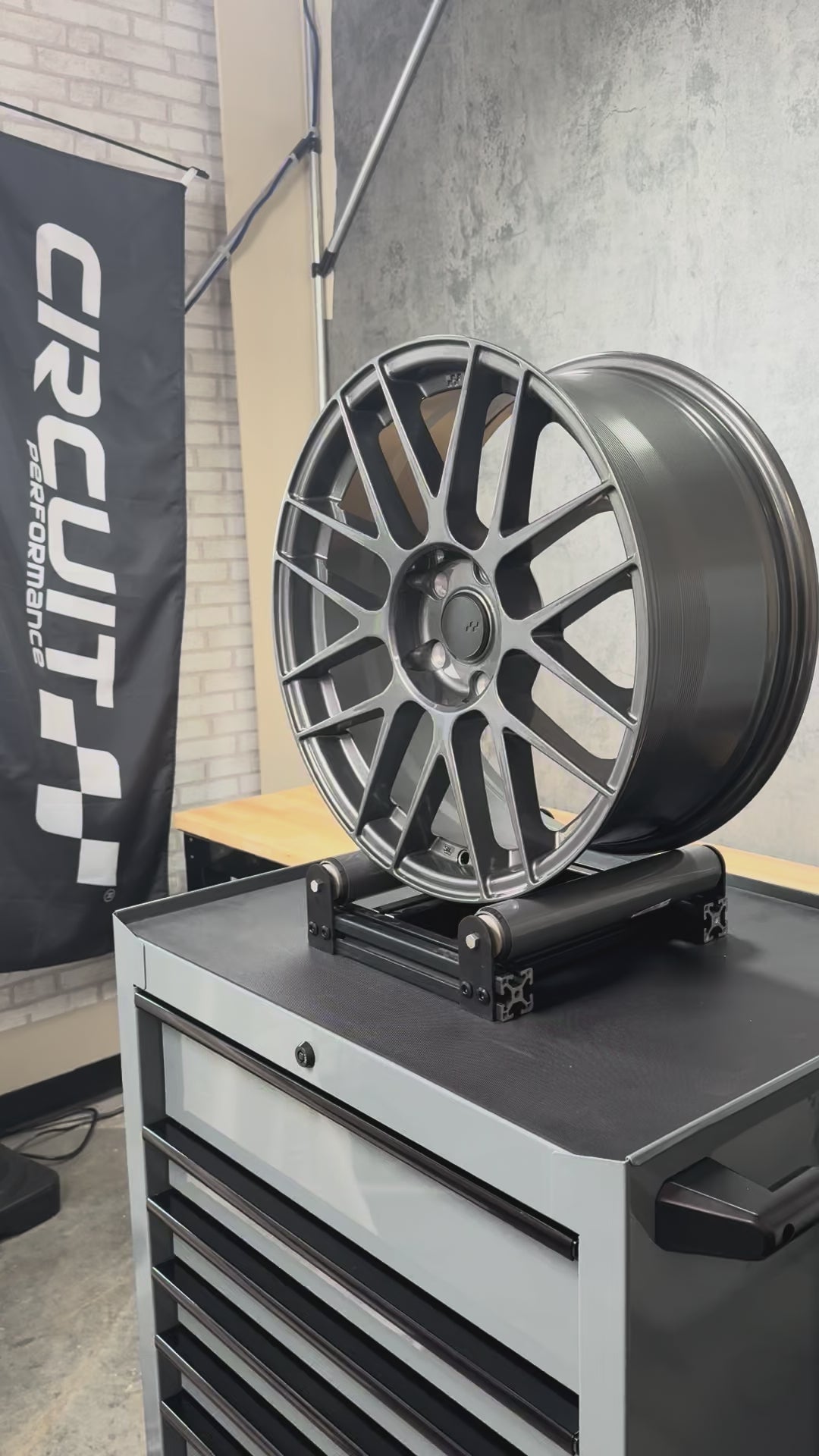 Circuit CSF11 Gloss Gunmetal
